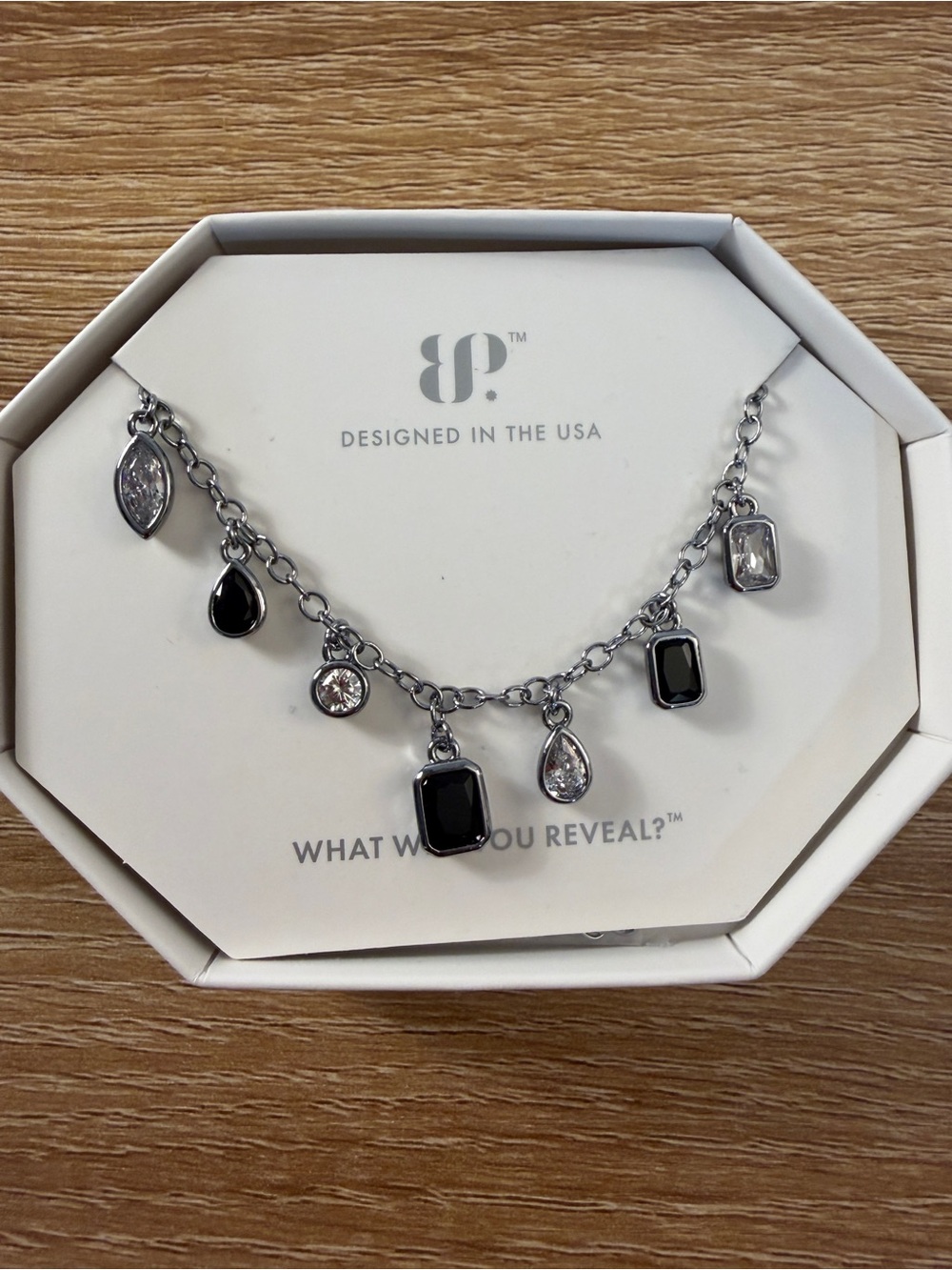 Bomb party necklace - dazzling green goddess exclusive bring back